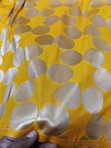 ผ้าสีเทอร์ควอยซ์ลายจุดสีทองสำหรับเสื้อผ้า ชุดเดรส งานฝีมือ การเย็บปักถักร้อย ของตกแต่งบ้าน และสิ่งทอสำหรับการออกแบบแฟชั่น - Product Image 2