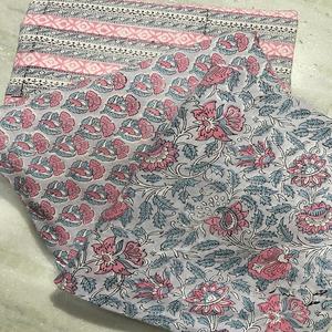 Tela de Algodón Ecológica No Tejida, Suave, Transpirable y Ligera, 90 GSM, con Patrón Floral Liso para Vestidos, Tapices y Decoración del Hogar - Product Image 6