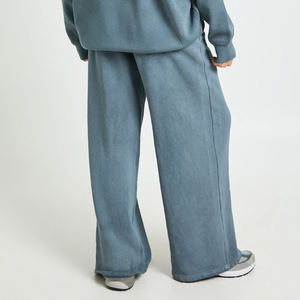 Chándal de diseño extragrande para mujer / Material de alta calidad con diseño de jersey y cierre de botones, con bolsillos tipo canguro y logotipo - Product Image 6