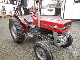 รถแทรกเตอร์ฟาร์ม Massey Ferguson 135 4WD คุณภาพสูง พร้อมเครื่องยนต์ 40 แรงม้า เกียร์ และปั๊ม - Product Image 5