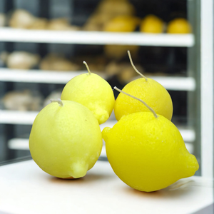 Vela con Forma de Limón, Vela Aromática de Cera de Soja, Velas Decorativas en Forma de Fruta, Decoración para el Hogar, Etiqueta Privada, Color y Aroma Personalizados, Venta al por Mayor - Product Image 3