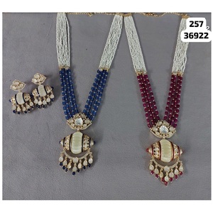 Meilleure Qualité Designer Kundan Pendentif Collier Boucles D'oreilles et Tikka Combo Disponible À Bas Prix à Vendre - Product Image 2