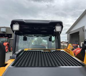 Cargadora de dirección deslizante JCCB de estado usado 2024, engranaje de cargador frontal de bajo consumo, motor de motor bastante usado, cargadora de orugas, tipo móvil - Product Image 6