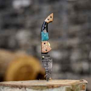 Cuchillo Plegable de Acero de Damasco Hecho a Mano, Hermoso y Personalizado, de Grado Industrial, para Campismo al Aire Libre, con Funda Personalizada - Product Image 1