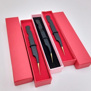 Pince à épiler professionnelle de haute qualité, durable, en acier inoxydable, avec revêtement en poudre noire, pointe dorée, longueur 10 mm, pointe lisse - Product Image 1