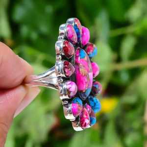 Bague Dahlia turquoise et rose faite à la main Huître épineuse Kingman naturelle multicolore avec laiton pour fiançailles - Product Image 6