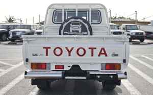 TOYOTA Land-Cruiser 79 USADA EN BUEN ESTADO, CAMIONETA DOBLE CABINA - Product Image 5
