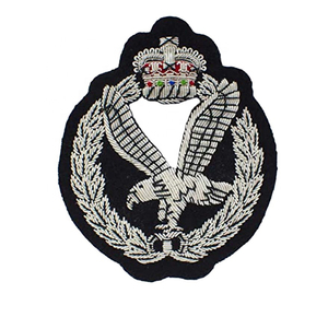 Broche brodée sur mesure de qualité supérieure, artisanat détaillé, en tissu toile, pour la vente en gros - Product Image 2