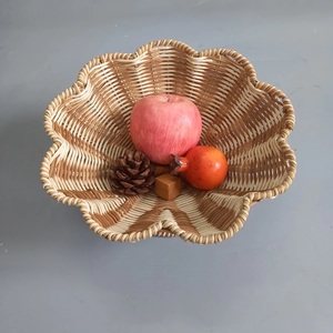 Panier à fruits en rotin tissé à la main - Product Image 5