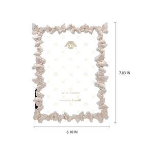 Cadre photo en métal plaqué or avec motif papillon 3D en alliage de zinc blanc 5" x 7" peint par pulvérisation - Product Image 4
