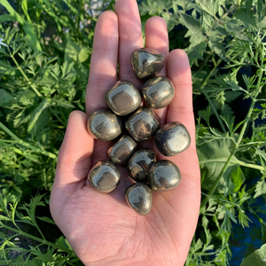 Fournisseur en gros Pyrite sculptée naturelle Pierres de cristal Feng Shui Équilibre énergétique Chakra Décoration intérieure Style d'amour spirituel - Product Image 4