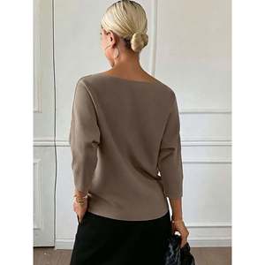 เสื้อสเวตเตอร์ถักลำลองสำหรับผู้หญิง คอวี แขนทรงปีกค้างคาว - Product Image 2