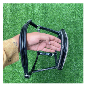 Vente en gros de licou anatomique stable en cuir verni pour cheval équin avec rembourrage doux et équipement pour cheval en strass - Product Image 3