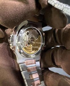 Montre d'affaires en or rose avec diamant Moissanite VVS1, alliage unique à quartz avec cadran en verre, design complet avec charme inclus - Product Image 6