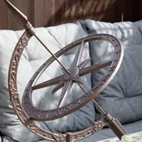 Sculpture Art Déco en aluminium moulé, fait main, avec armillaire et cadran solaire, ornement de jardin, globe terrestre, horloge de table, brun antique, pour maison et bureau, chiffres romains