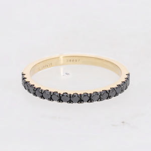 Banda de diamantes apilable de oro de 14 quilates con brillantes diamantes redondos naturales de 0,39 CTW en un ajuste de pavé delicado para una elegancia atemporal - Product Image 3