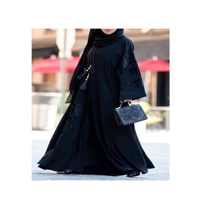 Abaya de diseño estándar para mujer hecha de material de tela suave Abaya de color negro completo para ropa musulmana tradicional a bajo precio - Product Image 5