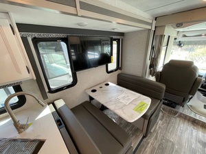 Nouvelle caravane de voyage T-h-o-r H-u-r-r-i-c-a-n-e 34J 2025, similaire à l'icône, directement de l'usine - Product Image 5