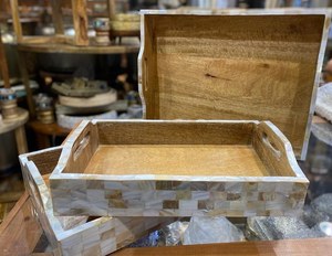 Elegante juego de bandejas redondas de madera con incrustaciones a mano Diseño de concha Durable Uso multiusos Cocina moderna Sala de estar Regalo MOQ 20 piezas - Product Image 1