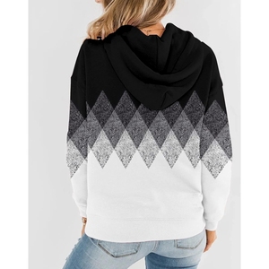 Sweats à capuche modernes pour femmes avec ourlet court en coton respirant brossé poignets côtelés manches surdimensionnées et design doux et décontracté - Product Image 2