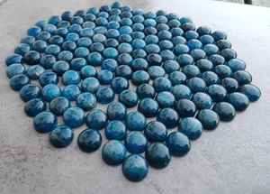 Apatita de neón natural Forma redonda Forma de pera Lote al por mayor Cabujón Parte posterior plana Tamaño libre Piedras preciosas Fabricación de joyería fina hecha a mano - Product Image 5