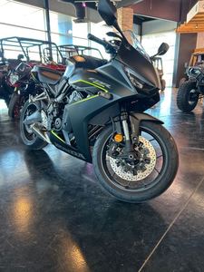 Meilleures Motos Honda <span class=keywords><strong>CBR</strong></span> 650R E-CLUTCH 2026 pour un Marketing Instantané - Product Image 3