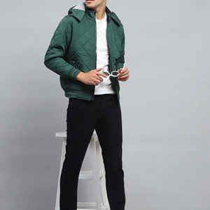 Chaqueta Acolchada de Algodón al por Mayor, Chaqueta Inflable de Alta Calidad con Logotipo Personalizado para Mujer, Chaqueta Inflable de Último Diseño de Alta Calidad - Product Image 4