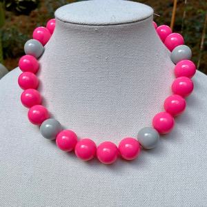 สร้อยคอเรซิ่นแฟชั่นทำมือแบบกำหนดเอง สร้อยคอเรซิ่นไม้สไตล์วินเทจทันสมัย จี้สร้อยคอเรซิ่นสมัยใหม่ - Product Image 3