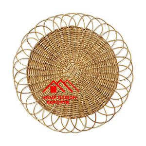 Assiette de présentation spirale faite à la main, style classique, idéale pour la table à manger - Design en cannage - Product Image 1