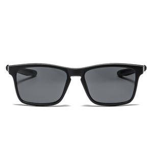 Nouveau Clip polarisé 2025 sur lunettes <span class=keywords><strong>de</strong></span> <span class=keywords><strong>soleil</strong></span> 5 en 1 lunettes magnétiques élégant <span class=keywords><strong>cher</strong></span> lunettes <span class=keywords><strong>de</strong></span> <span class=keywords><strong>soleil</strong></span> hommes noir lunettes - Product Image 3