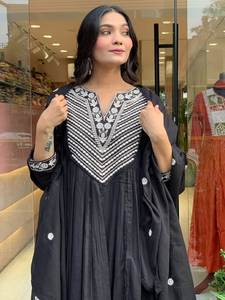 <b>Indian</b> Ethnic Cotton <b>Kurta</b> Set For Women Featuring Printed Patterns Lightweight And Stylish Perfect For Festive And Casual Use - Product Image 2