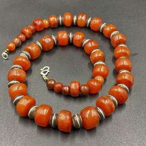 Collier chaîne pour femme Collier de perles de résine de couleur fantaisie pour les fêtes de mariage, de fiançailles, de Noël et de bureau - Product Image 3