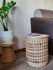 Taburete de Almacenamiento de Ratán Tejido a Mano, Otomana Rectangular con Tapa, Banco de Almacenamiento Artesanal de Madera y Bambú - Product Image 4