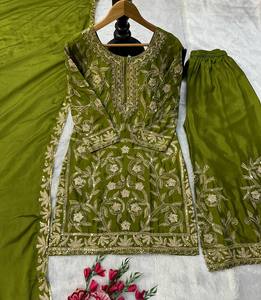 Top de fiesta de invierno de seda y Plazzo con Fancy Duppata - Product Image 2
