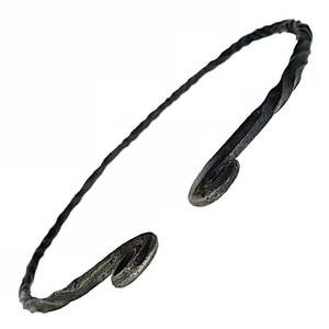 Bijoux médiévaux en acier au carbone sur mesure forgés à la main guerrier viking fer de haute qualité meilleure vente - Product Image 1