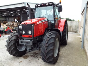 Tractor de maquinaria agrícola Massey Ferguson 5480 en stock a la venta - Product Image 2