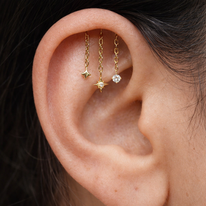 Boucles d'oreilles clous géométriques en or rose avec zircon, opale, diamant et perle pour mariage, fête et fiançailles - Product Image 2