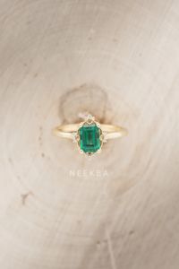 6*8mm forme émeraude laboratoire cultivé émeraude 10K bague en or massif forme émeraude bague de fiançailles en or bague solitaire verte - Product Image 3