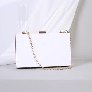 Bolso de mano de acrílico transparente elegante personalizado para damas Bolso de noche para mujer con decoraciones de cadena y correa Correas con cuentas - Product Image 2