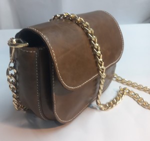 Bolso Bandolera de Cuero Genuino de Alta Calidad con Acabado Encerado, Diseño Vintage, Fácil de Llevar, Cierre de Solapa y Cadena para Uso Diario - Product Image 5