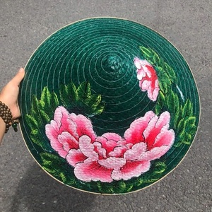 Sombrero cónico de hierba de juncia de Vietnam tradicional, hecho a mano, sombrero cónico de hierba de juncia, sombrero de paja tejido ecológico para protección solar - Product Image 5