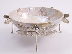 Bol en métal chocolaté de style royal 2026 avec des sculptures détaillées pour les intérieurs de maisons de luxe et l'utilisation sur table festive - Product Image 3