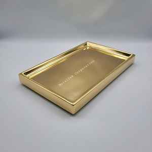 Bandeja de servicio rectangular de acero inoxidable de primera calidad versátil para comedor o decoración Diseño multiusos elegante y duradero para eventos en casa - Product Image 2