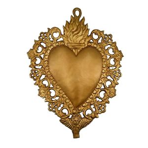 Corazón Sagrado de Metal Dorado Antiguo con Alas y Ángel, Arte Folclórico Mexicano, Milagros, Pediment de Pared, Decoración Religiosa al por Mayor - Product Image 1