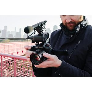 Appareil photo hybride avec objectif 12-60mm F2.8-4.0, streaming sans fil, batterie supplémentaire pour l'enregistrement vidéo et photo, capteur CMOS, boîtier - Product Image 1