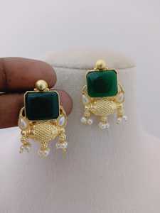 Royal Mayura Élégant Perle Boucles D'oreilles Ensemble Bold Square Unique Classique Design Filles Femmes Imitation Rhodium Plaqué Durable - Product Image 6