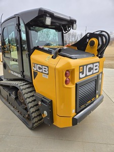 รถตักล้อยาง JCB 2TS-7T สำหรับงานเกษตรและก่อสร้าง สภาพดี - Product Image 4