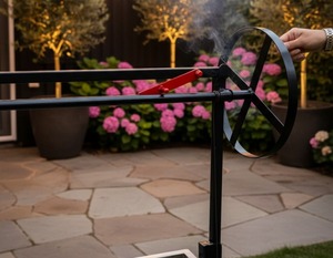 Barbecue de luxe pour l'extérieur, maître de la cuisine |   Fumoir à charbon de bois/gaz de grande capacité avec brûleur latéral et rangement, station de cuisson extérieure robuste - Product Image 5