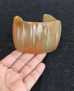 Boutons de manchette en corne naturelle, conçus pour la durabilité et l'élégance. Boutons de manchette de créateur pour des cadeaux et des occasions de luxe à prix abordable. - Product Image 4