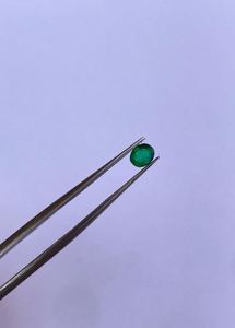 พลอยมรกตธรรมชาติ สีเขียวเข้ม คุณภาพสูง 0.25CTS 3.90x4.70 การทำเครื่องประดับแบบกำหนดเอง พลอยหลวมสำหรับจี้ - Product Image 4